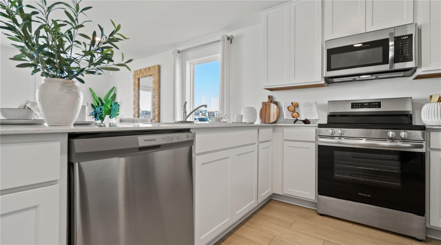 DAVENPORT, Florida 33837, 3 Bedrooms Bedrooms, ,2 BathroomsBathrooms,Residential,For Sale,PLANK,0,MFRO6411349