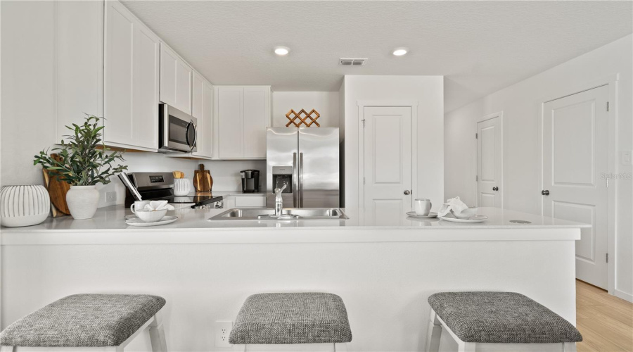 DAVENPORT, Florida 33837, 3 Bedrooms Bedrooms, ,2 BathroomsBathrooms,Residential,For Sale,PLANK,0,MFRO6411349