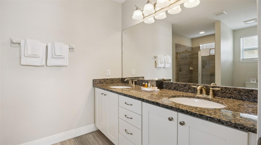 KISSIMMEE, Florida 34747, 8 Bedrooms Bedrooms, ,7 BathroomsBathrooms,Residential,For Sale,PENDANT,0,MFRS5154995