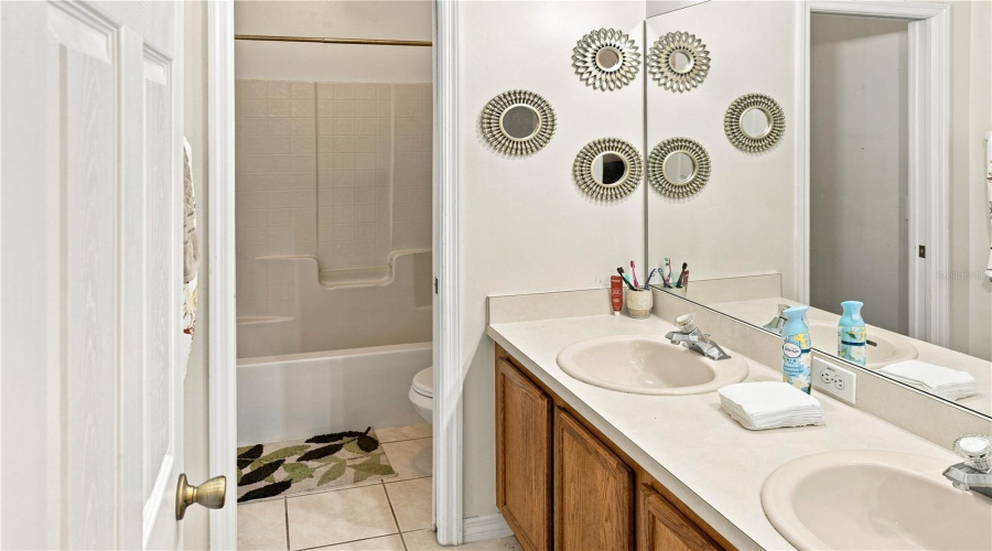 Davenport, Florida 33837, 5 Bedrooms Bedrooms, ,3 Bathroomsbathrooms,Residential,For Sale,Knollwood,0,Mfro6429954