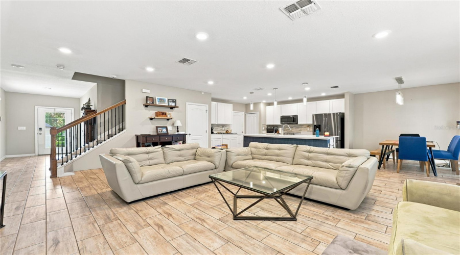 DAVENPORT, Florida 33896, 4 Bedrooms Bedrooms, ,2 BathroomsBathrooms,Residential,For Sale,BOCAVISTA,0,MFRV4950560