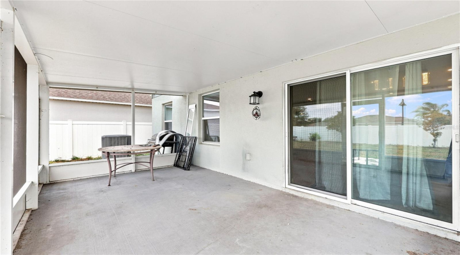 DAVENPORT, Florida 33896, 4 Bedrooms Bedrooms, ,2 BathroomsBathrooms,Residential,For Sale,BOCAVISTA,0,MFRV4950560