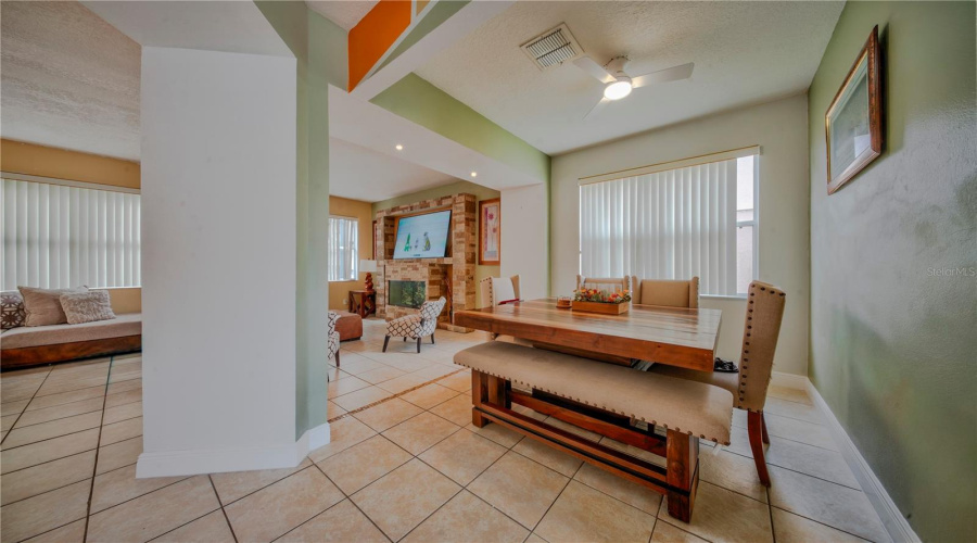 DAVENPORT, Florida 33897, 5 Bedrooms Bedrooms, ,4 BathroomsBathrooms,Residential,For Sale,KETTERING,0,MFRO6430637