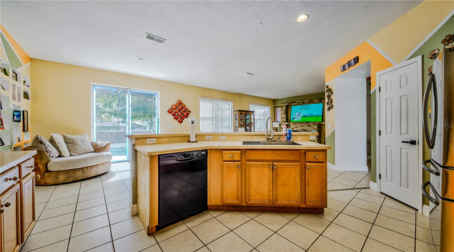 DAVENPORT, Florida 33897, 5 Bedrooms Bedrooms, ,4 BathroomsBathrooms,Residential,For Sale,KETTERING,0,MFRO6430637