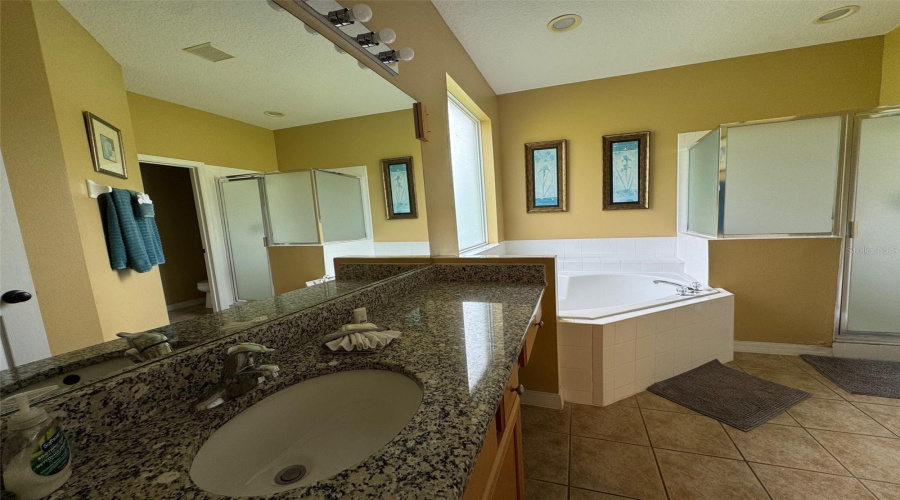 KISSIMMEE, Florida 34747, 8 Bedrooms Bedrooms, ,5 BathroomsBathrooms,Residential,For Sale,OASIS KEY,0,MFRS5155065