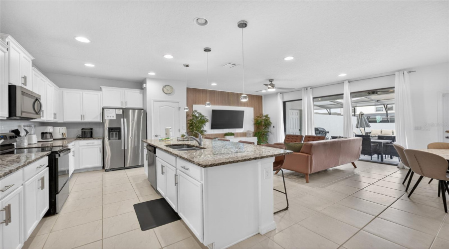Kissimmee, Florida 34747, 5 Bedrooms Bedrooms, ,4 Bathroomsbathrooms,Residential,For Sale,Dubai,0,Mfro6426374