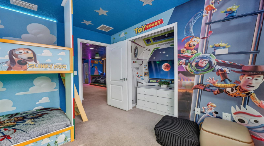 Kissimmee, Florida 34747, 5 Bedrooms Bedrooms, ,4 Bathroomsbathrooms,Residential,For Sale,Dubai,0,Mfro6426374