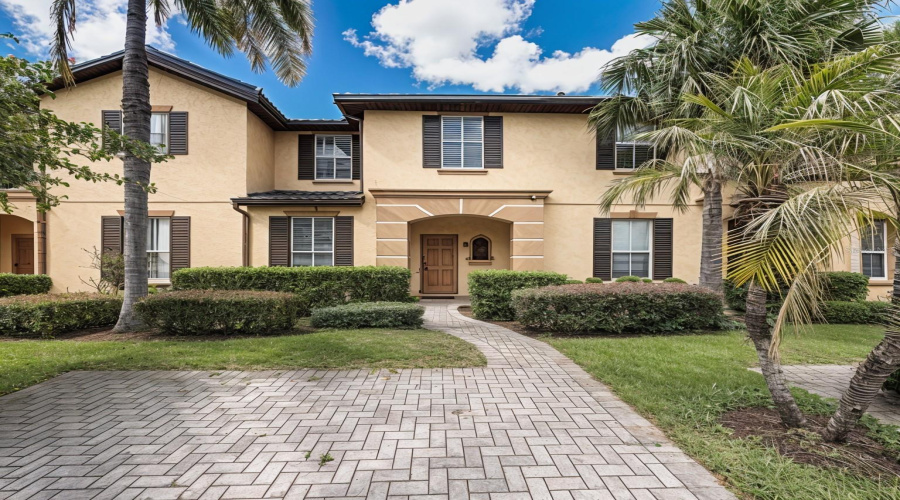 DAVENPORT, Florida 33897, 3 Bedrooms Bedrooms, ,2 BathroomsBathrooms,Residential,For Sale,TERRA LAGO,0,MFRS5154997