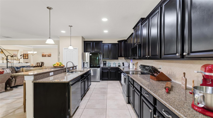 DAVENPORT, Florida 33896, 3 Bedrooms Bedrooms, ,3 BathroomsBathrooms,Residential,For Sale,PALMETTO DUNES ST,0,MFRS5152300