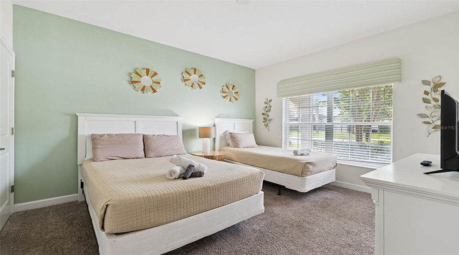 DAVENPORT, Florida 33896, 4 Bedrooms Bedrooms, ,3 BathroomsBathrooms,Residential,For Sale,DOGLEG,0,MFRO6328880