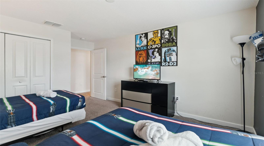 DAVENPORT, Florida 33896, 4 Bedrooms Bedrooms, ,3 BathroomsBathrooms,Residential,For Sale,DOGLEG,0,MFRO6328880