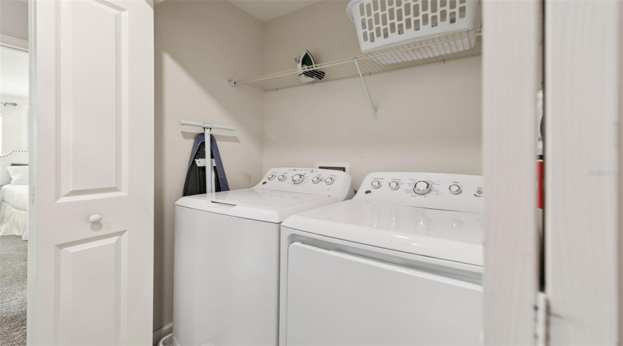 DAVENPORT, Florida 33896, 4 Bedrooms Bedrooms, ,3 BathroomsBathrooms,Residential,For Sale,DOGLEG,0,MFRO6328880