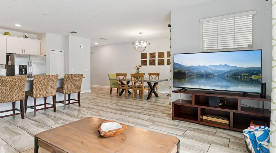 DAVENPORT, Florida 33896, 4 Bedrooms Bedrooms, ,3 BathroomsBathrooms,Residential,For Sale,DOGLEG,0,MFRO6328880