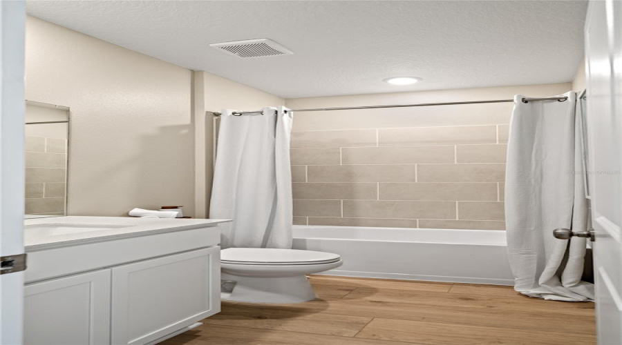 DAVENPORT, Florida 33837, 4 Bedrooms Bedrooms, ,3 BathroomsBathrooms,Residential,For Sale,EASTMINSTER,0,MFRO6415680