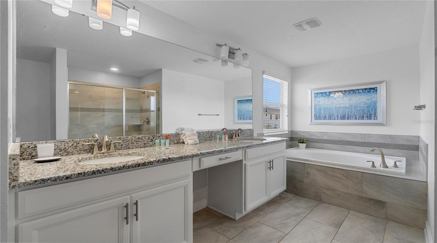 DAVENPORT, Florida 33896, 6 Bedrooms Bedrooms, ,5 BathroomsBathrooms,Residential,For Sale,FLANGE,0,MFRO6408222