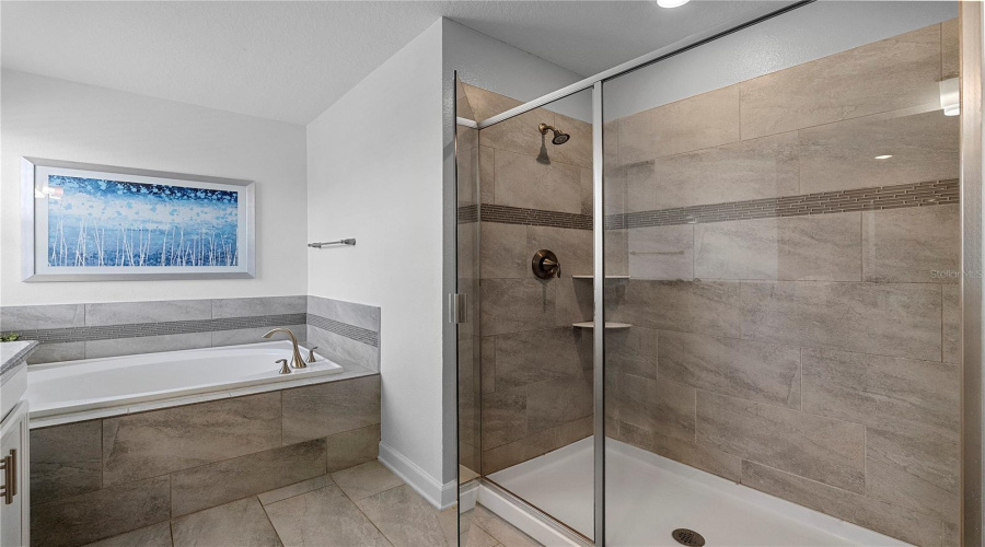 DAVENPORT, Florida 33896, 6 Bedrooms Bedrooms, ,5 BathroomsBathrooms,Residential,For Sale,FLANGE,0,MFRO6408222