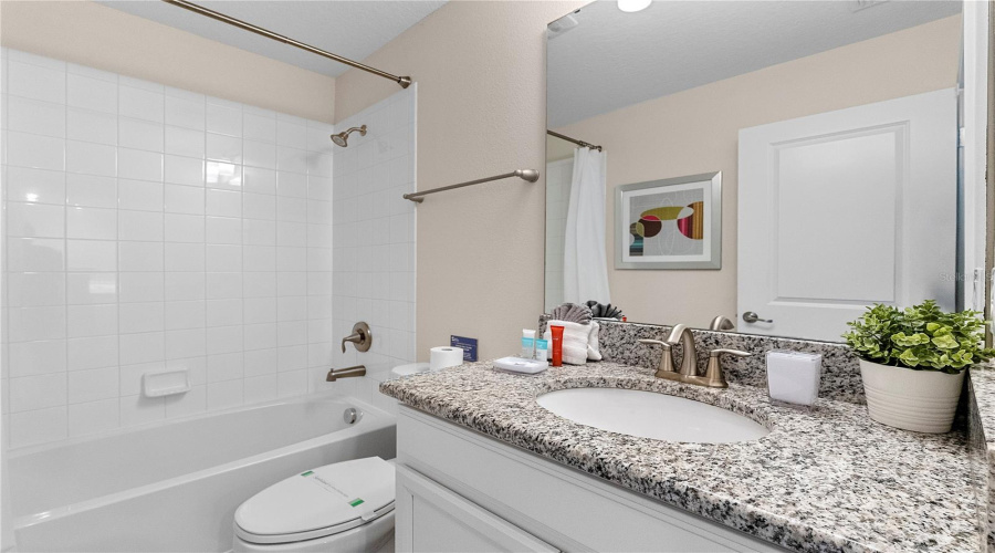 DAVENPORT, Florida 33896, 6 Bedrooms Bedrooms, ,5 BathroomsBathrooms,Residential,For Sale,FLANGE,0,MFRO6408222