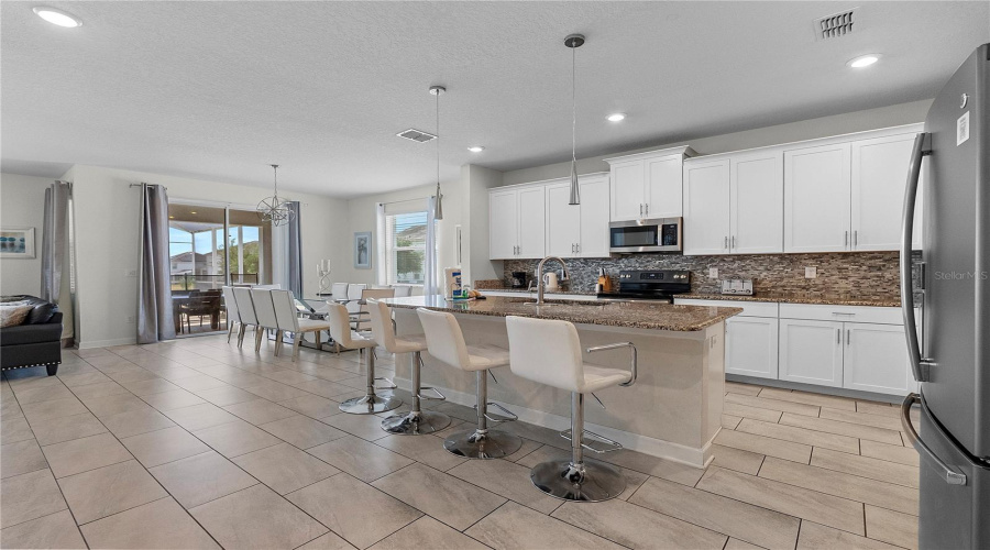 DAVENPORT, Florida 33896, 6 Bedrooms Bedrooms, ,5 BathroomsBathrooms,Residential,For Sale,FLANGE,0,MFRO6408222