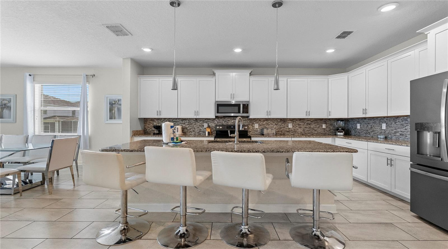 DAVENPORT, Florida 33896, 6 Bedrooms Bedrooms, ,5 BathroomsBathrooms,Residential,For Sale,FLANGE,0,MFRO6408222