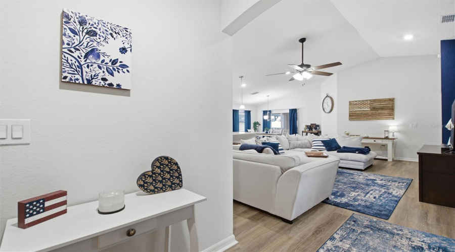 Foyer / Entrance