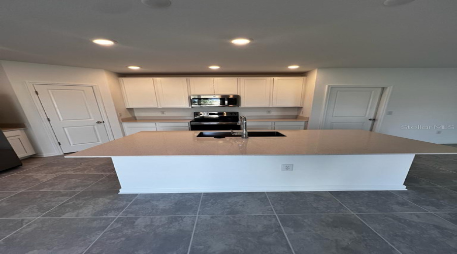 DAVENPORT, Florida 33837, 4 Bedrooms Bedrooms, ,2 BathroomsBathrooms,Residential,For Sale,AQUA,0,MFRO6429595