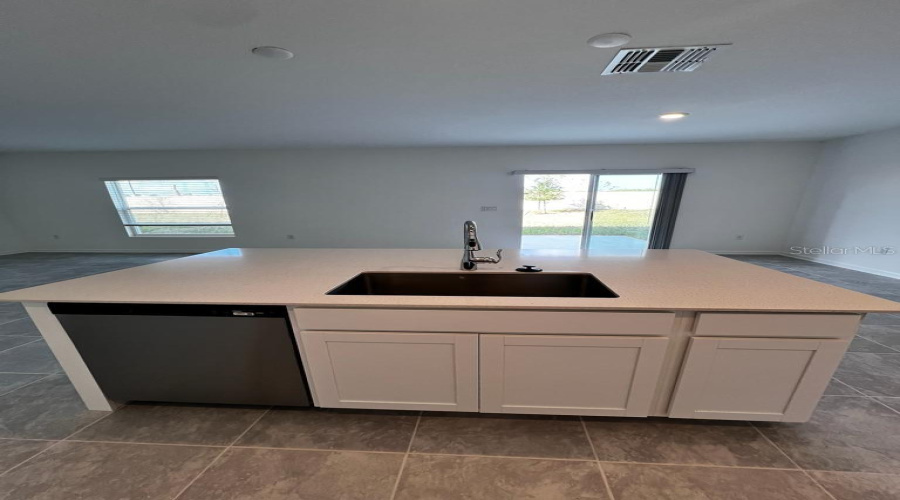 DAVENPORT, Florida 33837, 4 Bedrooms Bedrooms, ,2 BathroomsBathrooms,Residential,For Sale,AQUA,0,MFRO6429595