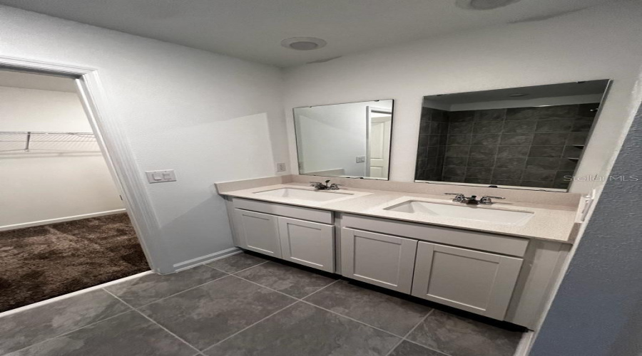 DAVENPORT, Florida 33837, 4 Bedrooms Bedrooms, ,2 BathroomsBathrooms,Residential,For Sale,AQUA,0,MFRO6429595