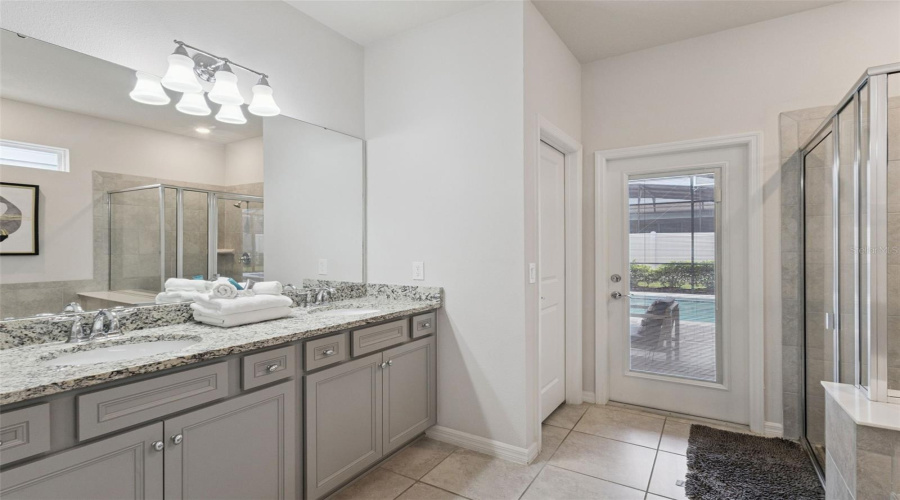 DAVENPORT, Florida 33897, 10 Bedrooms Bedrooms, ,8 BathroomsBathrooms,Residential,For Sale,LILY,0,MFRS5155149