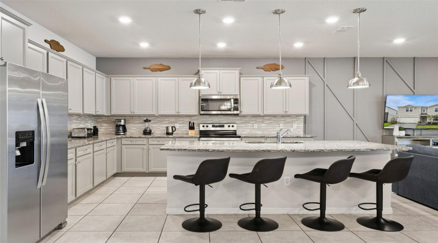 DAVENPORT, Florida 33897, 10 Bedrooms Bedrooms, ,8 BathroomsBathrooms,Residential,For Sale,LILY,0,MFRS5155149