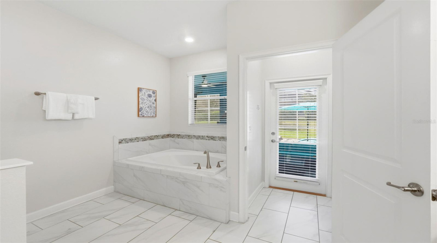 DAVENPORT, Florida 33896, 8 Bedrooms Bedrooms, ,5 BathroomsBathrooms,Residential,For Sale,HAZARD,0,MFRO6431510