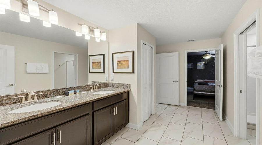 DAVENPORT, Florida 33896, 8 Bedrooms Bedrooms, ,5 BathroomsBathrooms,Residential,For Sale,HAZARD,0,MFRO6431510