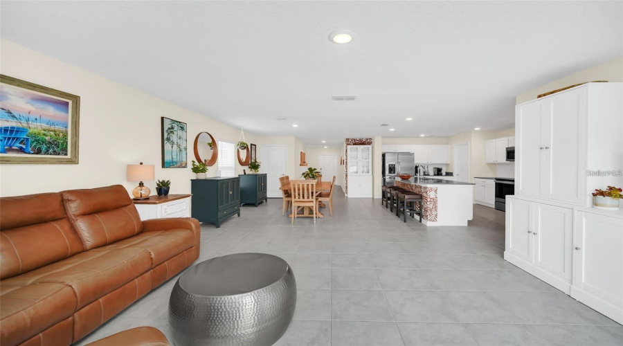 KISSIMMEE, Florida 34746, 6 Bedrooms Bedrooms, ,3 BathroomsBathrooms,Residential,For Sale,SUNNY CREEK PLACE,0,MFRO6431349
