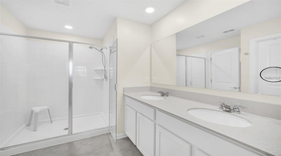 KISSIMMEE, Florida 34746, 6 Bedrooms Bedrooms, ,3 BathroomsBathrooms,Residential,For Sale,SUNNY CREEK PLACE,0,MFRO6431349