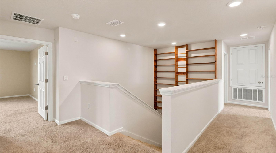 Loft And 2Nd Floor/Bookcase