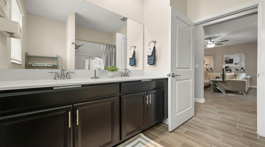 DAVENPORT, Florida 33837, 4 Bedrooms Bedrooms, ,3 BathroomsBathrooms,Residential,For Sale,CAMDEN PARK,0,MFRS5155123