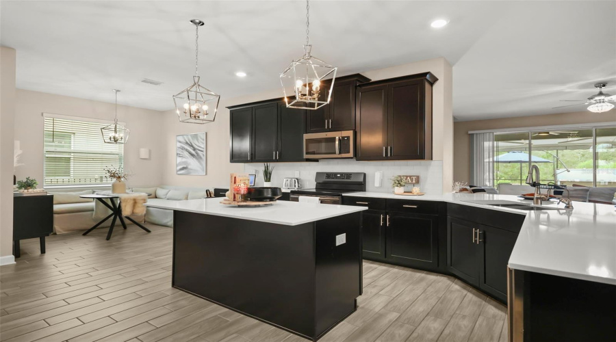 DAVENPORT, Florida 33837, 4 Bedrooms Bedrooms, ,3 BathroomsBathrooms,Residential,For Sale,CAMDEN PARK,0,MFRS5155123