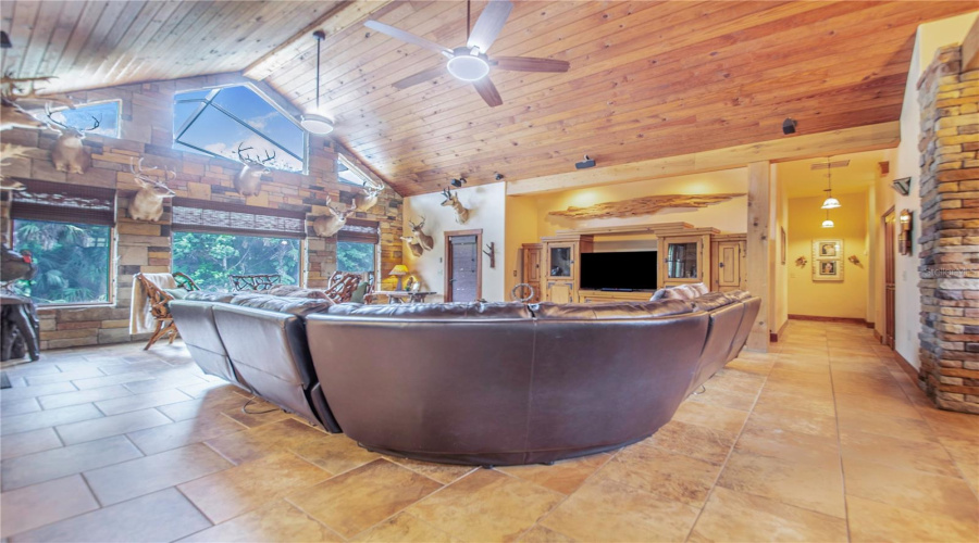 Davenport, Florida 33837, 4 Bedrooms Bedrooms, ,3 Bathroomsbathrooms,Residential,For Sale,Horseshoe Creek,0,Mfrp4939507