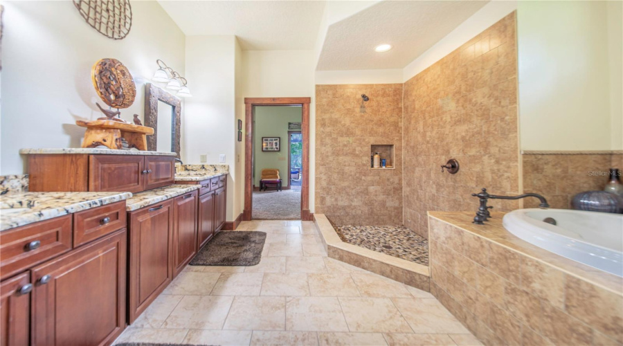 Davenport, Florida 33837, 4 Bedrooms Bedrooms, ,3 Bathroomsbathrooms,Residential,For Sale,Horseshoe Creek,0,Mfrp4939507