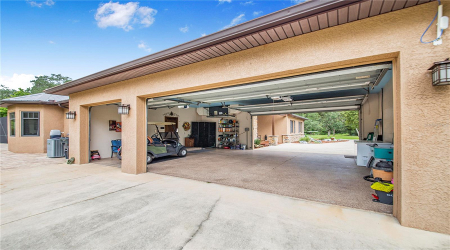Davenport, Florida 33837, 4 Bedrooms Bedrooms, ,3 Bathroomsbathrooms,Residential,For Sale,Horseshoe Creek,0,Mfrp4939507