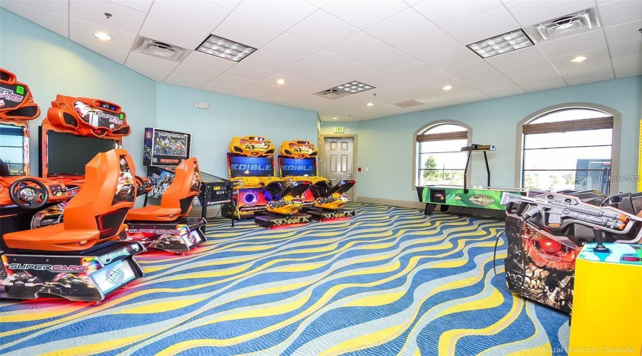 DAVENPORT, Florida 33896, 5 Bedrooms Bedrooms, ,5 BathroomsBathrooms,Residential,For Sale,WHISTLING STRAITS,0,MFRO6431609