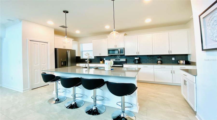 DAVENPORT, Florida 33896, 5 Bedrooms Bedrooms, ,5 BathroomsBathrooms,Residential,For Sale,WHISTLING STRAITS,0,MFRO6431609
