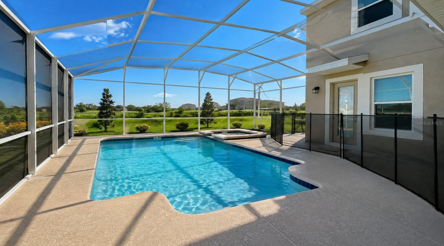 DAVENPORT, Florida 33896, 5 Bedrooms Bedrooms, ,5 BathroomsBathrooms,Residential,For Sale,WHISTLING STRAITS,0,MFRO6431609