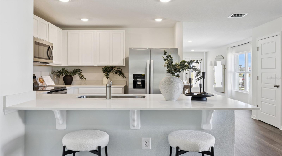 DAVENPORT, Florida 33837, 3 Bedrooms Bedrooms, ,2 BathroomsBathrooms,Residential,For Sale,ROLLING LAKE,0,MFRO6431542