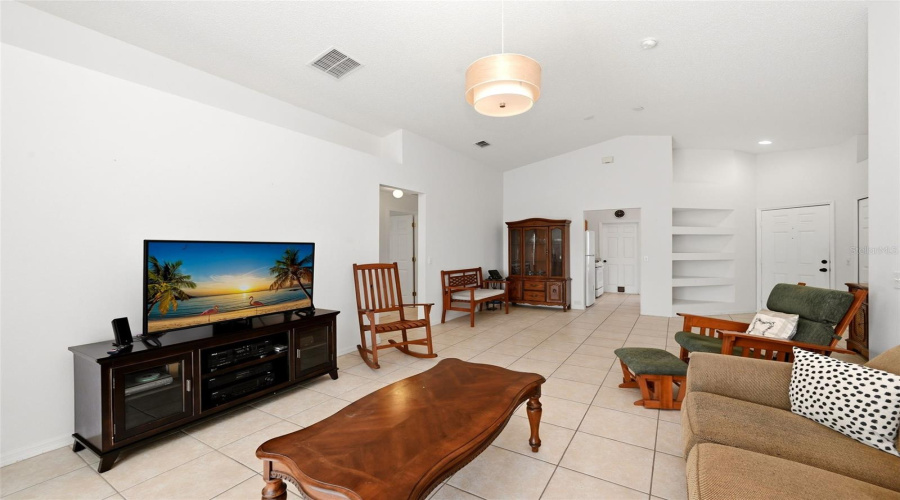 DAVENPORT, Florida 33896, 3 Bedrooms Bedrooms, ,2 BathroomsBathrooms,Residential,For Sale,CELLO,0,MFRS5149623