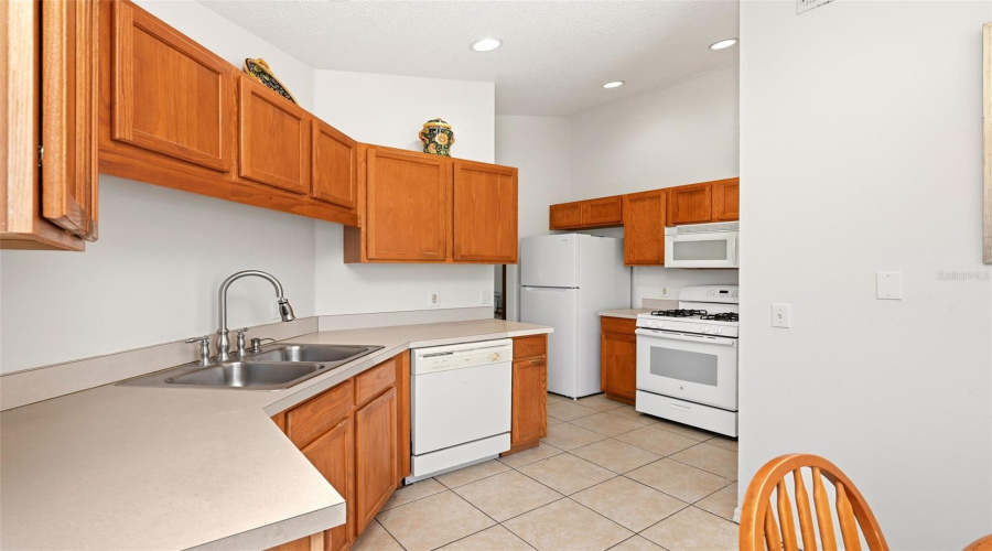 DAVENPORT, Florida 33896, 3 Bedrooms Bedrooms, ,2 BathroomsBathrooms,Residential,For Sale,CELLO,0,MFRS5149623