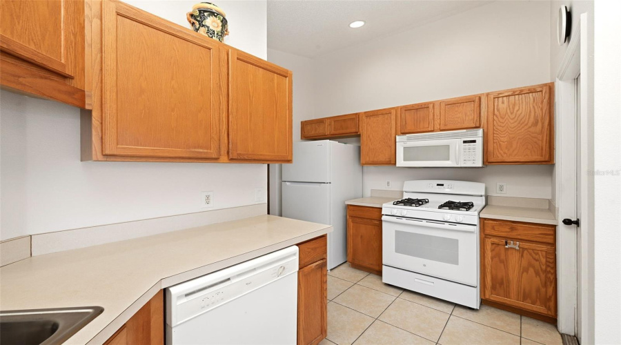 DAVENPORT, Florida 33896, 3 Bedrooms Bedrooms, ,2 BathroomsBathrooms,Residential,For Sale,CELLO,0,MFRS5149623