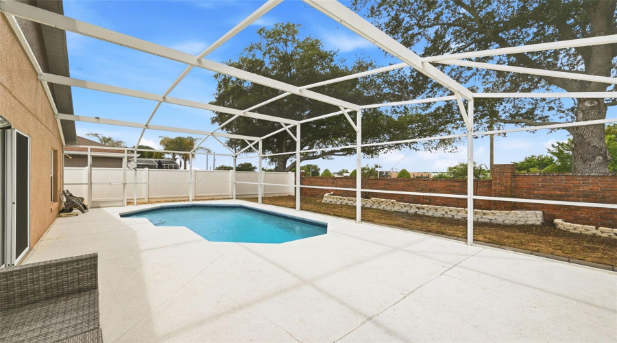 DAVENPORT, Florida 33896, 3 Bedrooms Bedrooms, ,2 BathroomsBathrooms,Residential,For Sale,CELLO,0,MFRS5149623