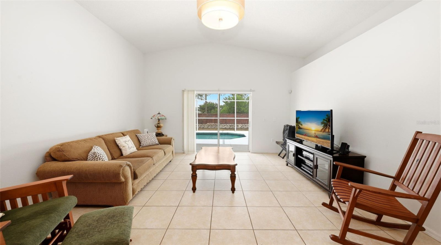 DAVENPORT, Florida 33896, 3 Bedrooms Bedrooms, ,2 BathroomsBathrooms,Residential,For Sale,CELLO,0,MFRS5149623