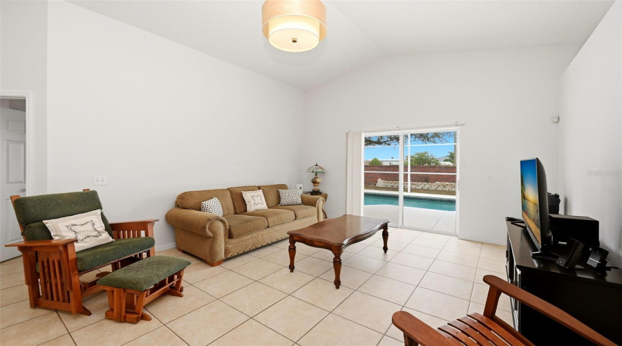 DAVENPORT, Florida 33896, 3 Bedrooms Bedrooms, ,2 BathroomsBathrooms,Residential,For Sale,CELLO,0,MFRS5149623