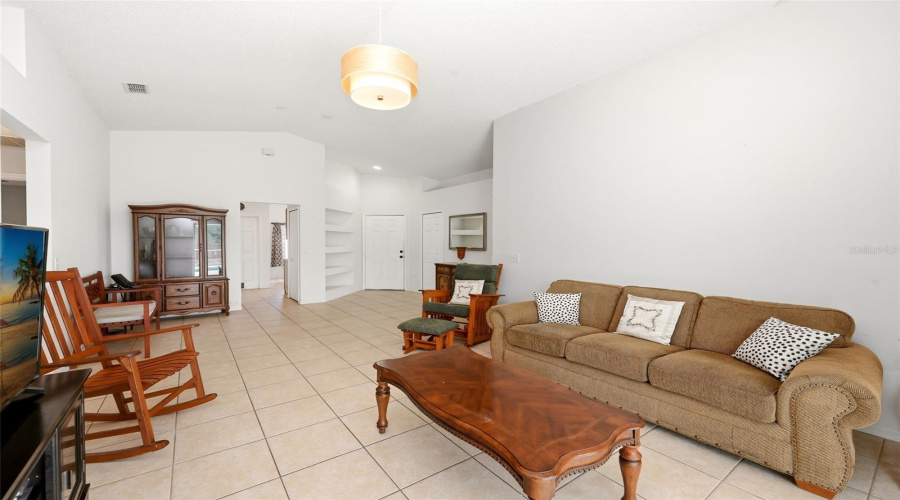 DAVENPORT, Florida 33896, 3 Bedrooms Bedrooms, ,2 BathroomsBathrooms,Residential,For Sale,CELLO,0,MFRS5149623